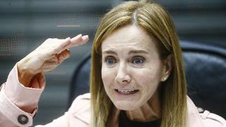 Ministra Martens negó que vaya a renunciar por huelga de docentes