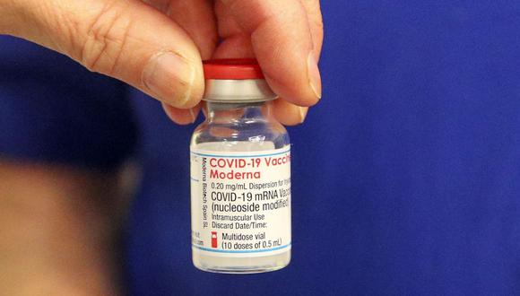 En la actualidad, la vacuna de Moderna sólo está autorizada para uso de emergencia en Estados Unidos. (Foto de Steve Parsons / POOL / AFP).