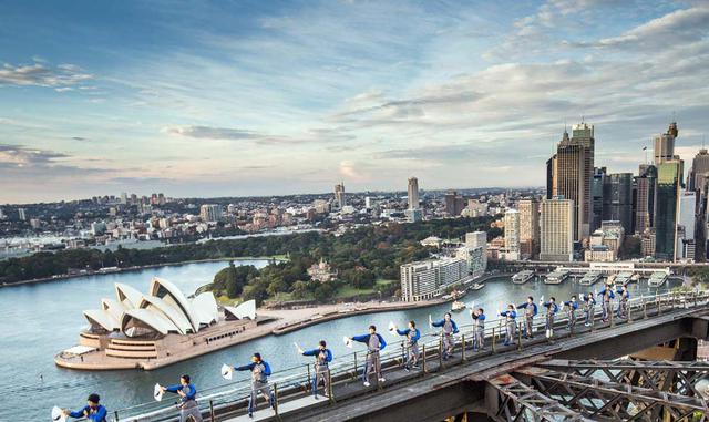 12. PyMEs de Australia: Funcionarios australianos dijeron que hasta ahora sólo tres empresas de tamaño pequeño a mediano informaron haber sido víctimas del bloqueo a sus sistemas. En Nueva Zelanda, el Ministerio de Negocios dijo que solo un pequeño número