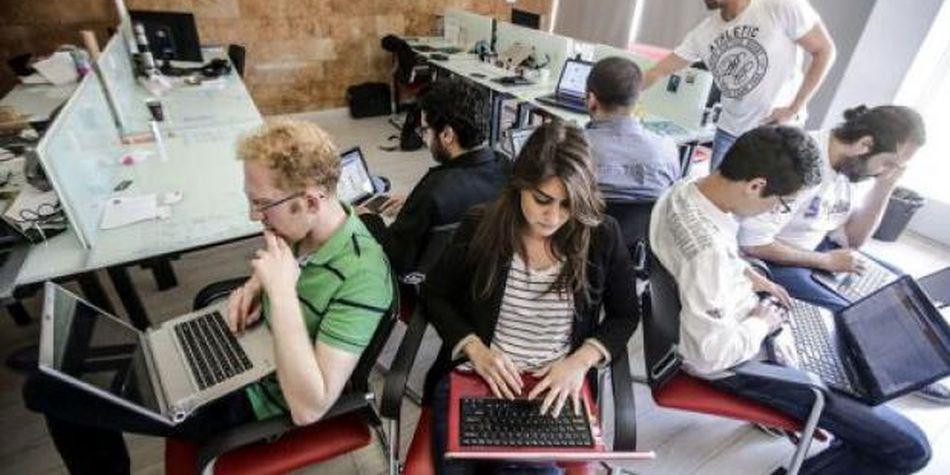 Los millennials dependen de la tecnología para trabajar. (Foto: Shutterstock)
