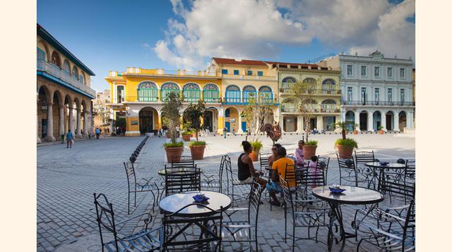 La Habana Vieja es la zona más antigua de la capital cubana. Formada por el puerto, el centro oficial y la Plaza de Armas.