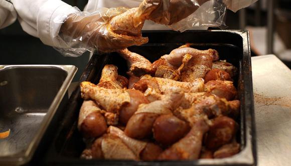 Goodfood Market Corp., con sede en Quebec, que entrega comidas por pedidos, dijo que sustituirá su pollo deshuesado regular por otros cortes con hueso a medida que la industria avícola deja de deshuesar para aumentar la producción.