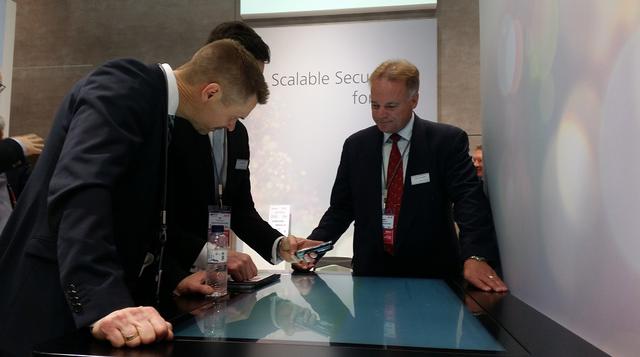 4. Aproximadamente el 55% de los asistentes de este año al MWC 2016 tienen altos cargos directivos, incluyendo más de 5,000 CEOs, y un 21% de los asistentes son mujeres.