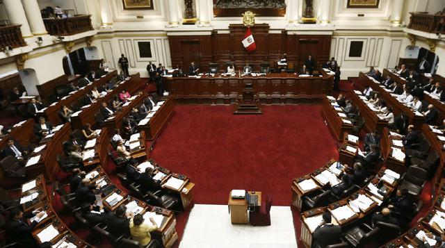 Martes 25. Congreso aprobó con 90 votos el nuevo dictamen de "ley para la reconstrucción":http://gestion.pe/politica/congreso-aprobo-90-votos-nuevo-dictamen-ley-reconstruccion-peru-2188181. Luego de un debate de más de 12 horas y una serie de mo