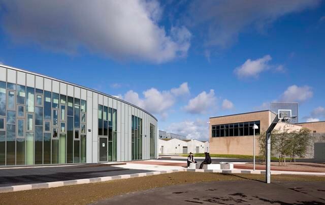 FOTO 10 | El penal incluye numerosos espacios verdes a semejanza de las típicas aldeas danesas que lo rodean.(Foto: Moller Architects)