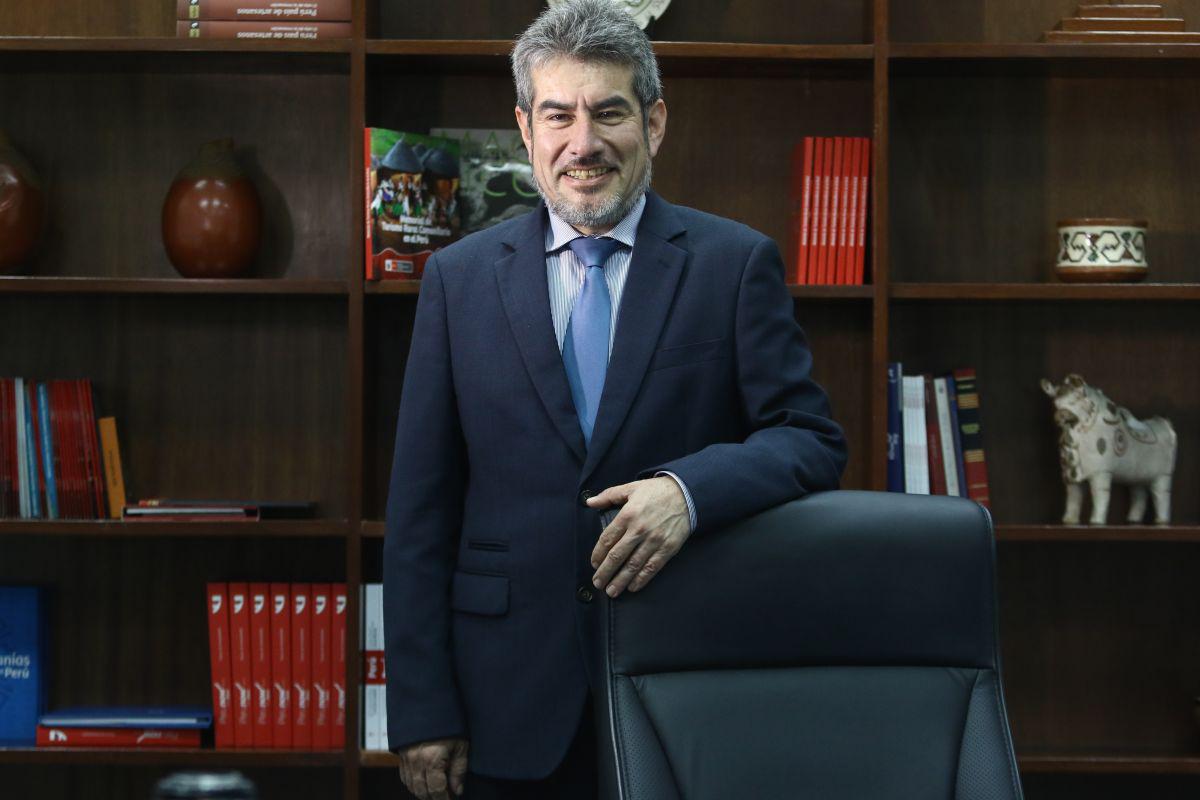 FOTO 6 | Roger Valencia, actual viceministro de Turismo, estará a cargo del Ministerio de Comercio Exterior y Turismo (Mincetur). Es licenciado en Turismo por la Universidad San Antonio Abad del Cusco. Trabajó como docente de la Escuela de Postgrado de Turismo de la Universidad Peruana de Ciencias Aplicadas (UPC) e investigador de la Universidad San Martín de Porres. (Foto: USI)