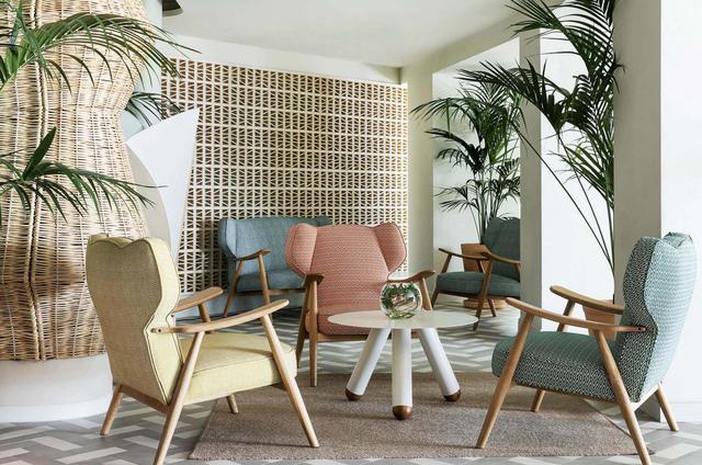 FOTO 5 | Me Sitges Terramar
Si la ubicación de un hotel es su principal baza, el Me Sitges Terramar tiene la partida ganada de antemano. En el paseo marítimo y con vistas “mar y montaña” (¿por qué elegir?), es ese lugar con el que sueñan los fanáticos del diseño. Servicio ultrapersonalizado (cuando entras en tu habitación te recibe tu canción favorita) e interiorismo contemporáneo con alma y calidez que firma el estudio Lagranja Design, con colores neutros y materiales orgánicos. LO + HOT ¡Las ostras!, que podrás probar en el Oyster Bar como anticipo de una cena en Beso, su restaurante de cocina mediterránea.