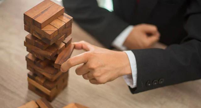 FOTO 3 | 3. No se alejan de los riesgos
Los empresarios exitosos están impulsados por la pasión para lograr sus propósitos. Pero para lograrlo, a menudo es necesario tomar ciertas acciones que pueden no ser muy lógicas.
Este es un rasgo que prevalece entre un gran número de empresarios: la tendencia de confiar en su estómago y su instinto y no a la lógica.
Nada se logra desde la comodidad. Los empresarios exitosos entienden esto y están dispuestos a llegar al límite y aprovechar las oportunidades de hacer lo necesario en lugar de lo conveniente. (Fotos: Getty)