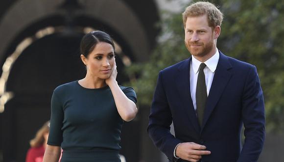 El príncipe Harry y su esposa Meghan Markle quieren abandonar sus roles como miembros de la realeza para pasar más tiempo en América del Norte. (Foto: AFP)