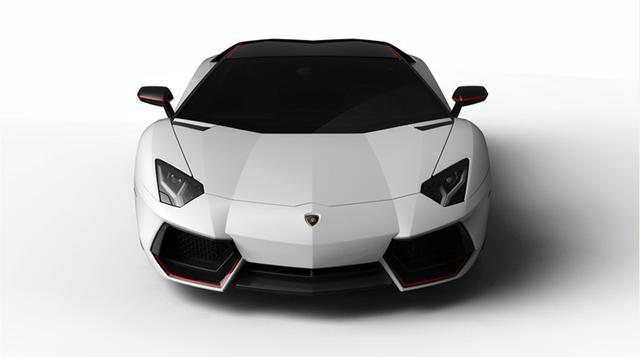 Disponible en versiones coupé y roadster, el Aventador LP 700-4 Edición Pirelli luce una esquema de colores de dos tonos en dos opciones. (Foto: Mega Ricos)
