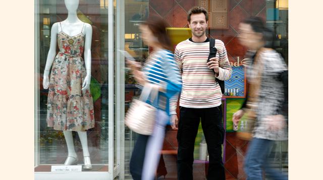El francés Loic Bizel fue uno de los primeros cazadores de tendencias en aprovechar el dinamismo de la capital japonesa, en 2001. "Esta ciudad está tan adelantada que las modas nacen aquí y, meses o incluso un año después, se convierten en mundiales&
