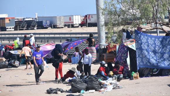 Migrantes permanecen en la frontera Perú - Chile.   FOTOS: JHON SURCO