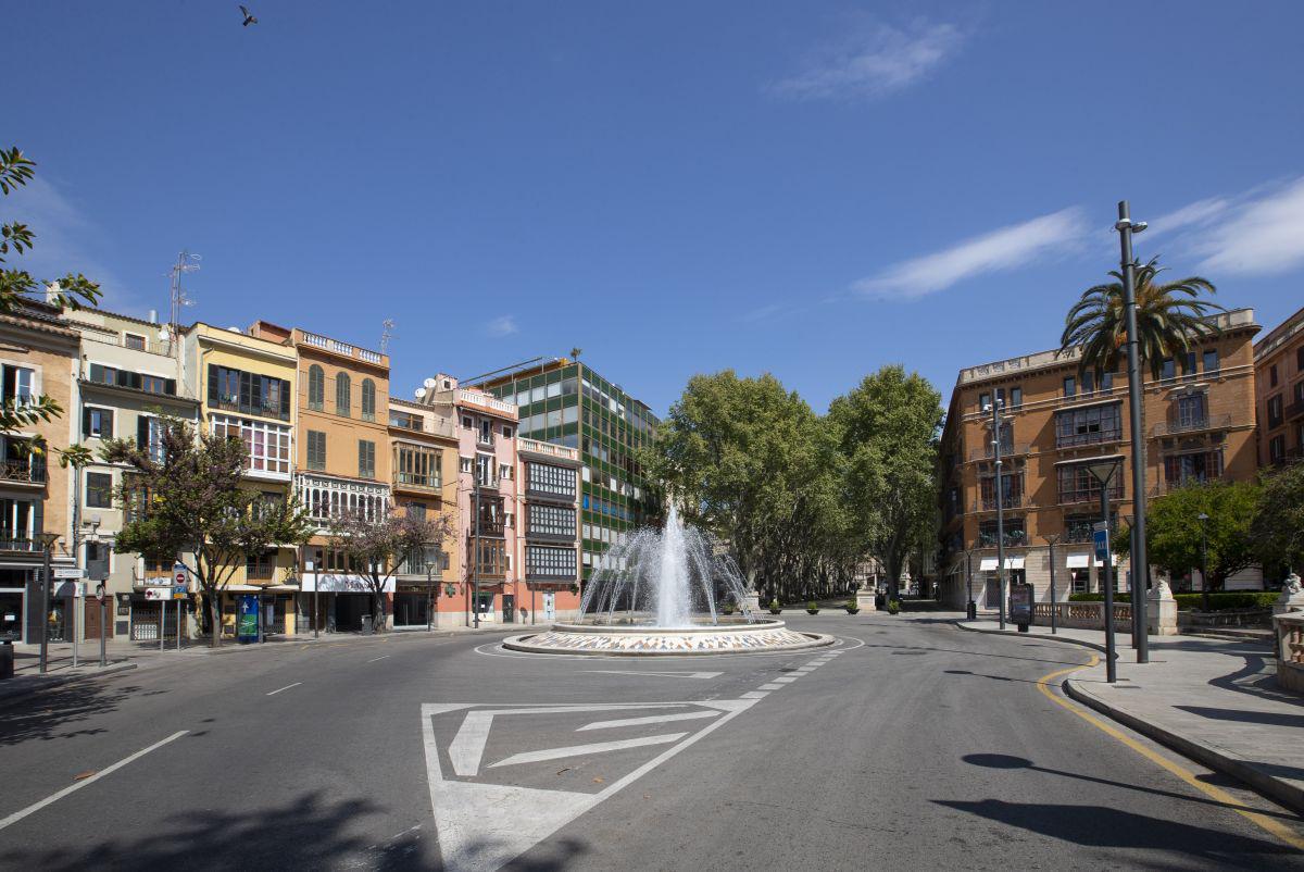Desde la asociación de cámaras del libro españolas, calculan perder en torno a mil millones de euros de facturación, un tercio del negocio anual. (Photo by JAIME REINA / AFP)