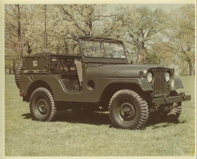 3. M38-A1 (1952). Tal vez el más icónico vehículo militar Jeep. Soportado un recorrido de 19 años de servicio que se extendió por el mundo. En primer lugar "de ida y guardabarros" Jeep 4×4. Precursor de la clásica CJ-5.