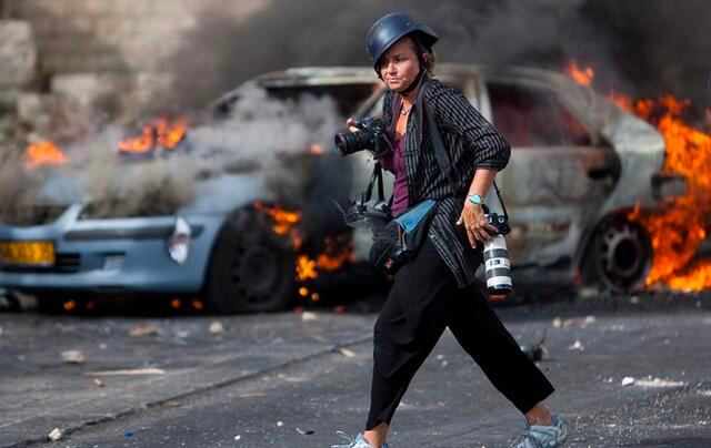 FOTO 23 | 23.  Heidi Levine es reportera gréfica en zonas de conflicto. (Foto: AP)
