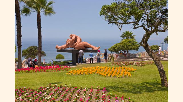 Podríamos decir que Miraflores es el barrio más fashion de la ciudad de Lima. Aquí se concentran el mayor número de parques de la ciudad. El más representativo es el Parque del Amor.