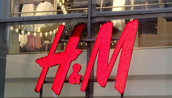 FILE PHOTO: H&M logo is seen on one of the Swedish retailer's shops January 30, 2020. REUTERS/Ints Kalnins
