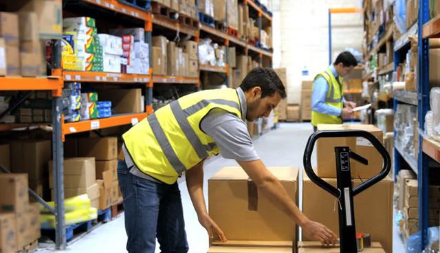 FOTO 3 | 3. Comunicación continua 
Estar en comunicación constante con el personal de la compañía, clientes y proveedores te permitirá tener un amplio panorama de qué es lo que está fallando en tu Pyme. Facilita las condiciones que permitan una comunicación eficaz entre cada una de las partes en la cadena. Si es necesario, crea una red de Intranet para comunicarte con ellos y atender a los problemas al momento. (Foto: shutterstock)