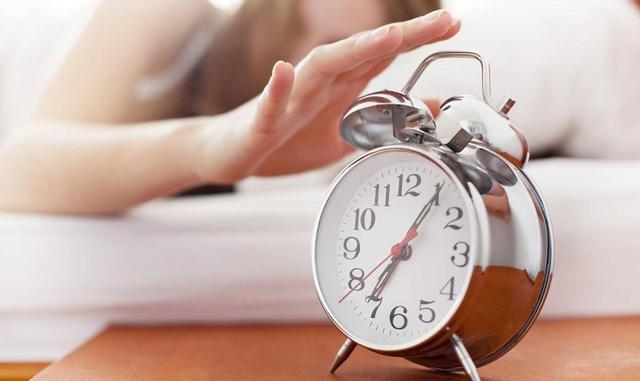 FOTO 1 | Planea con tiempo para tener tiempo

1. Despiértate temprano. Para muchas personas, las vacaciones son para dormir. Programa las juntas con clientes en las mañanas para que puedas disfrutar del resto de tu día sin preocupaciones.
