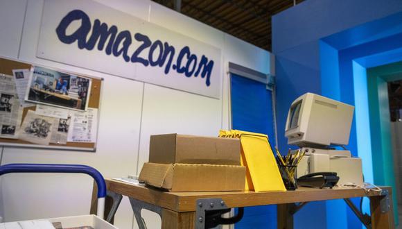 El garaje tiene una recreación de la pancarta original de “amazon.com” que Bezos tenía en aquellos tiempos. (Foto: Amazon)