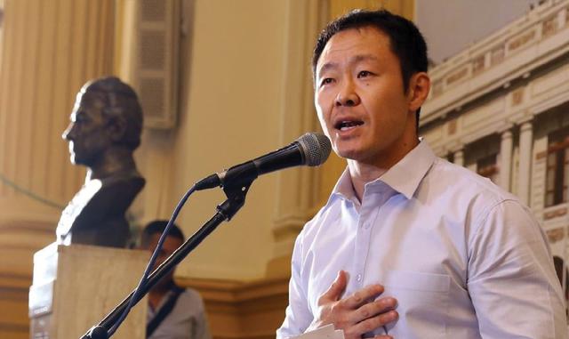 FOTO 17 |  21 diciembre 2017 : PPK supera la moción de destitución por sus vínculos con Odebrecht después de que el diputado Kenji Fujimori y otros diez legisladores opositores rompieran con su partido y apoyaran al mandatario.