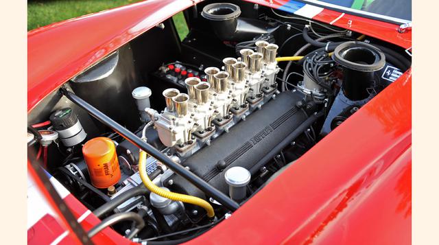 Este bólido es propulsado por un motor frontal longitudinal V12 de 3.0 litros que produce 300 caballos de fuerza y cuenta con una transmisión manual de 5 velocidades. (Foto: Carstyling)