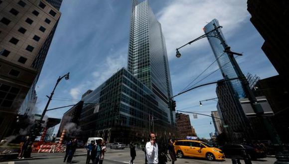 A partir del lunes, Goldman Sachs Group Inc. y JPMorgan Chase & Co. comenzarán el proceso gradual de regreso de los trabajadores a la oficina. (Bloomberg)