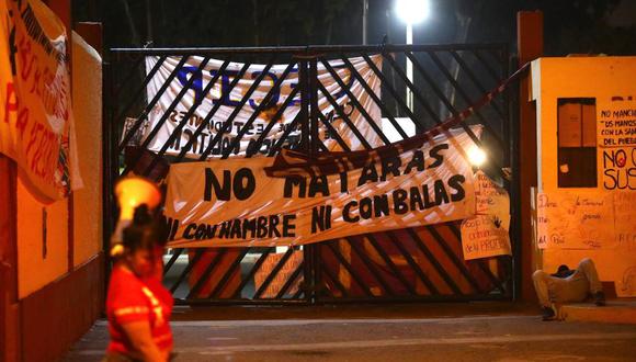 Manifestantes de regiones del país siguen llegando a la Universidad Nacional Mayor de San Marcos para instalarse y luego participar en la marcha 'Toma de Lima' a realizarse hoy, viernes 19 de enero. (César Grados/@photo.gec)