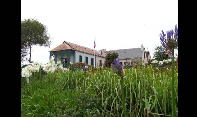 FOTO 7 | Debido a las limitadas opciones de transporte, solo unos dos mil turistas llegan a la isla cada año. El Royal Mail Ship St. Helena, una combinación de barco de carga y pasajeros, hace el recorrido solo unas pocas veces al mes. Y hasta ahora, el a
