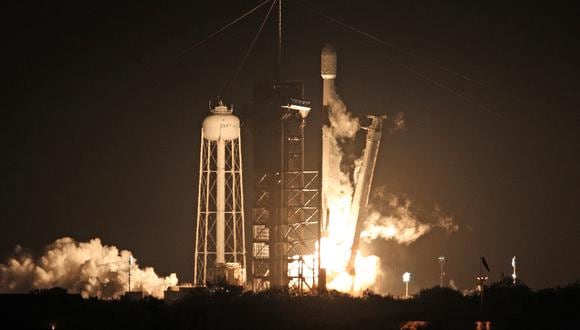 La misión bautizada IM-1 debía partir el miércoles pero el lanzamiento se pospuso luego de que SpaceX descubriera temperaturas anormales cuando intentaba el abastecimiento de combustible del módulo. (Foto: AFP)