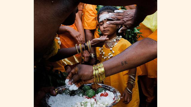 Malasia. Los malasios son muy flexibles en lo que respecta a la puntualidad: decir que vas a llegar tarde puede perfectamente significar que llegues una hora después de la hora pactada sin que nadie se ofenda. Llegar tarde es una norma aceptada, y no requ