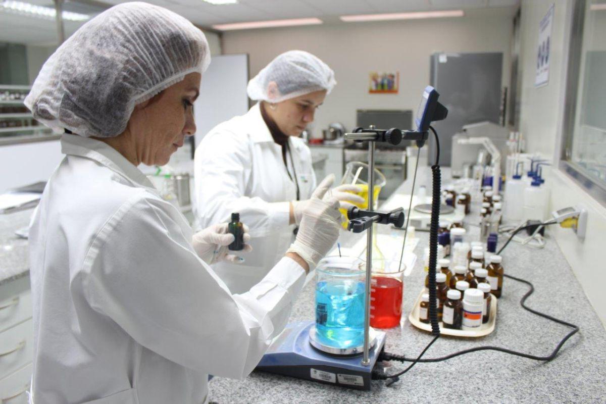 Mercado. En valor, los genéricos y los genéricos de marca se llevan el 70% del mercado, y en volumen representan el 90%. (Foto: GEC)