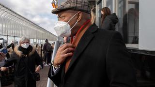 Nueva York pide volver a usar mascarilla en lugares interiores públicos ante repunte de COVID-19