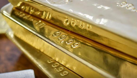 El oro subía el jueves afectado por la debilidad del dólar y de los retornos de los bonos del Tesoro de Estados Unidos. (REUTERS/Mariya Gordeyeva)