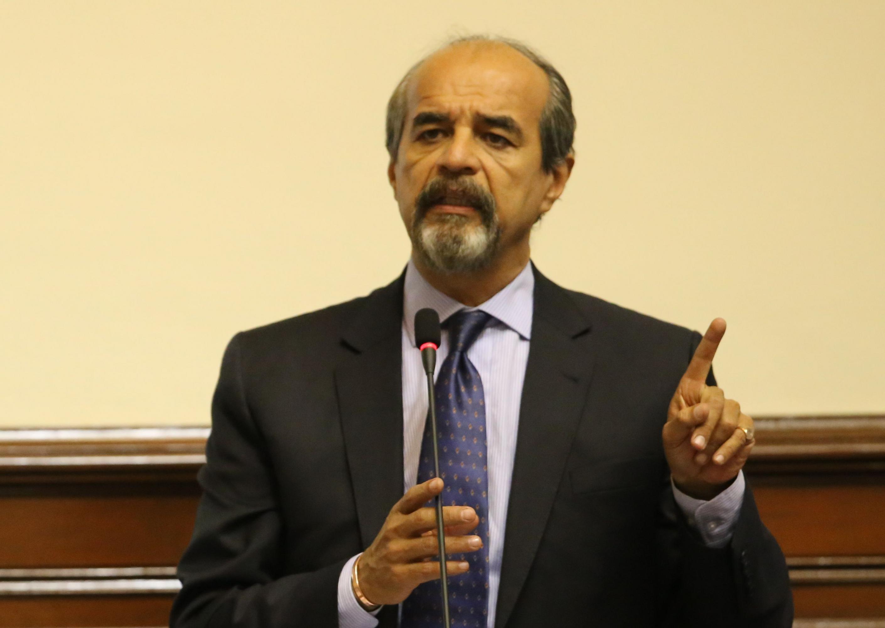 El congresista Mauricio Mulder, del Apra, aseguró que si Salvador del Solar cuestiona los votos de confianza estaría cometiendo una infracción constitucional. (Foto: Difusión)