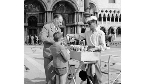 Confimar. La despedida es un momento importante para trabajar la fidelización, por ejemplo, proponiendo que el cliente deje su correo de contacto para informarle de las novedades y ofertas de la marca.