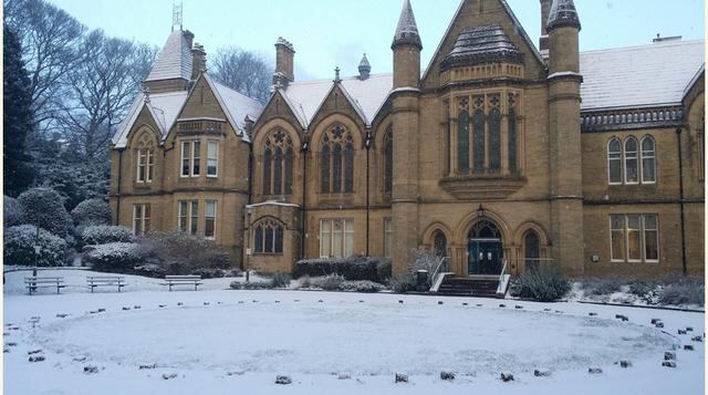 Bradford University School of Management. Su progrmaa Distance Learning MBA se ubicó en octavo lugar, y subió tres posiciones.  El salario de sus egresados alcanza los US$108,989 al año. (Foto: Bradford university)