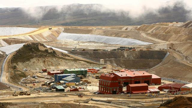 MICHIQUILLAY. ProInversión, que recibió el encargo del MEM de promocionar dicho proyecto, había señalado que esperaba dar la buena pro antes de fin de año, aunque había evitado dar una fecha exacta para ello, si bien tenía previsto que se le declare de in