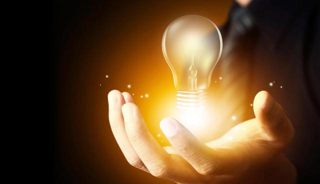 FOTO 6 | 6. Enamorarte  demasiado de la idea
La idea puede llegar a ser el peor enemigo del emprendedor. Pocas ideas representan la perfección o el éxito asegurado por sí mismas (a no ser que hayas inventado la rueda, el fuego o la bombilla...). Enamorarse de un concepto inicial hasta llegar a cegarse y no escuchar a nadie por creer que no va a aportar nada a esa idea, es un error.