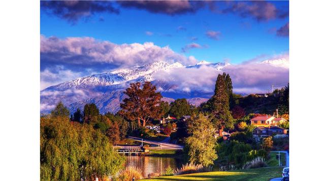 8. Nueva Zelanda: A pesar de tener un PBI per cápita ligeramente inferior al de Australia, los dos países ocupan posiciones casi idénticas en la lista en términos de todos los factores de felicidad excepto generosidad, siendo los ‘Kiwis’ un poco más gener