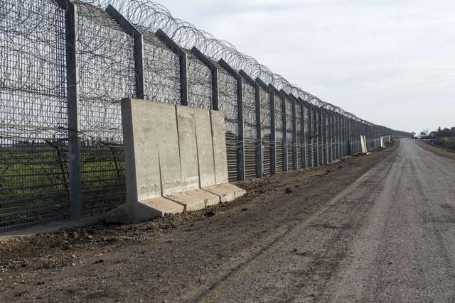 FOTO 7 | Israel - Siria, la frontera entre estos dos países nunca se definió oficialmente, debido a las constantes disputas y guerras entre Israel y Siria.