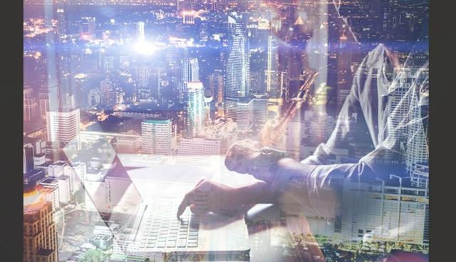 FOTO 18 | 18. Aprende a hacer networking
Construir una red puede resultar benéfico para tu vida personal y profesional. Por ejemplo, tal vez te reuniste por unos tragos con una pareja de otro país mientras visitaban México. Ahora tendrás contactos en otros lugares.
(Foto: Freepik)