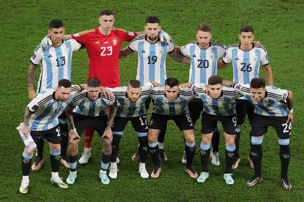 La selección de Argentina con su triunfo por 2-1 sobre la selección de Australia se clasificó para jugar los cuartos de final. Este viernes a las 2:00 pm se enfrenta a la selección de Países Bajos por su pase a la semifinal. (Foto EFE)