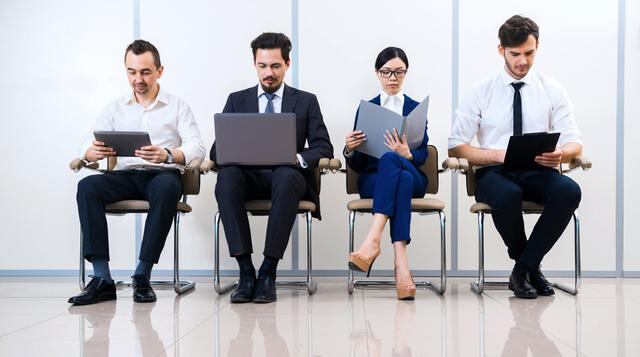 4. Las habilidades necesarias en tecnologías emergentes de redes incluyen video, nube, movilidad, centros de datos y virtualización, big data, ciberseguridad, IoT y desarrollo de software; además de las habilidades básicas en redes tales como conocimiento