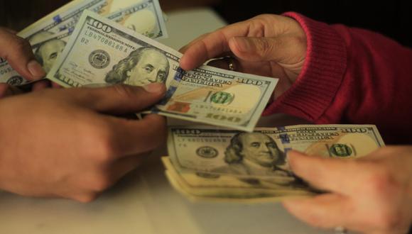 En las casas de cambio, el dólar se vendía a S/3.315 este miércoles.&nbsp;(Foto: GEC)