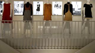 Londres celebra a Mary Quant, la diseñadora que desnudó las piernas femeninas