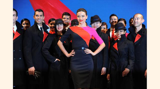 Los auxiliares de vuelo de la aerolínea Qantas tienen la dicha de lucir los modelos de Martin Grant, quien viste a las afamadas a Cate Blanchett, Blake Lively, Kate Hudson y Juliette Binoche. (Foto: job-wear)