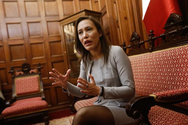 Paloma Noceda renunció luego de la elección de la Mesa Directiva encabezada por Daniel Salaverry, con quien tuvo diferencias por la ley de fortalecimiento de la FPF. (Foto: GEC)