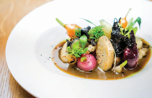 13. Restaurante "Alain Ducasse au Plaza Athénée" en Paris (Francia). Legumes du Chateau de Versailles (Foto: P Monetta)