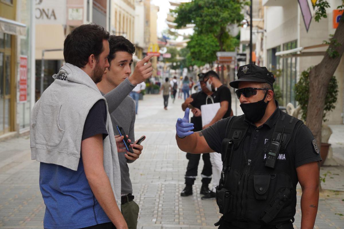 “En Gangelt, 22% de las personas infectadas no presentaban ningún síntoma” revela el estudio. (Photo by Roy ISSA and ROY ISSA / AFP)